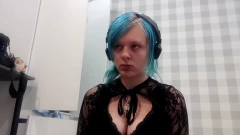 Snapshot of rosellawyles chatting on 07.10.26 Helen online show from 07.10.26