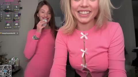 Sophie and Sarah online show from 04.17.26