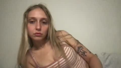 Snapshot of rosepuzzy69 chatting on 10.01.25 RosePuzzy69 online show from 10.01.25