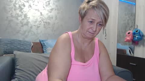 Snapshot of roses_and_lillies chatting on 02.03.26 Lovepinklilly online show from 02.03.26