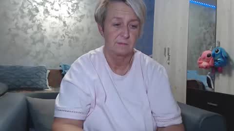 Snapshot of roses_and_lillies chatting on 02.06.26 Lovepinklilly online show from 02.06.26