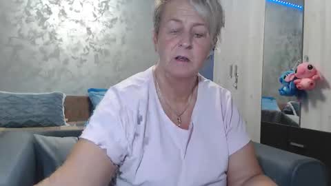 Snapshot of roses_and_lillies chatting on 02.08.26 Lovepinklilly online show from 02.08.26