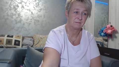 Snapshot of roses_and_lillies chatting on 02.10.26 Lovepinklilly online show from 02.10.26