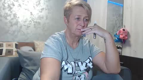 Snapshot of roses_and_lillies chatting on 02.16.26 Lovepinklilly online show from 02.16.26