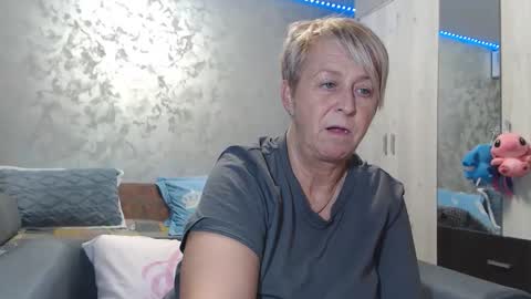 Snapshot of roses_and_lillies chatting on 02.22.26 Lovepinklilly online show from 02.22.26