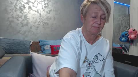 Snapshot of roses_and_lillies chatting on 02.28.26 Lovepinklilly online show from 02.28.26