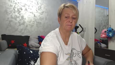 Lovepinklilly online show from 04.02.26