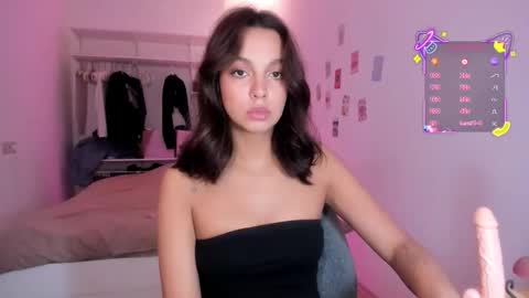 Snapshot of roshelle_xxx chatting on 09.13.25 Roshelle online show from 09.13.25