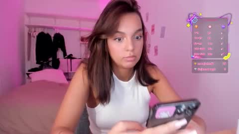 Snapshot of roshelle_xxx chatting on 10.01.25 Roshelle online show from 10.01.25