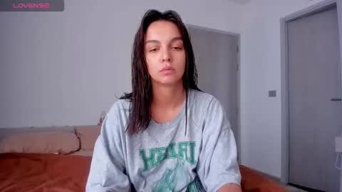 Roshelle online show from 11.24.25