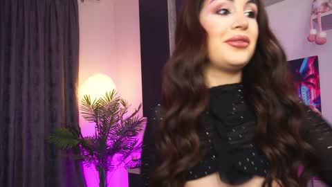 Snapshot of roshen_amira chatting on 01.10.25 Amii online show from 01.10.25