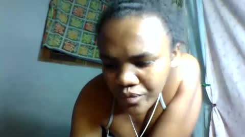 Snapshot of rosia22 chatting on 09.29.25 rosia22 online show from 09.29.25