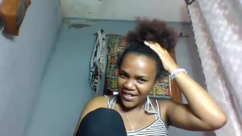 Snapshot of rosia22 chatting on 10.01.25 rosia22 online show from 10.01.25