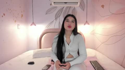 Snapshot of rosie_chell chatting on 05.14.26 Rosie online show from 05.14.26