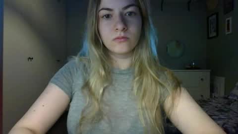 Snapshot of rosie_june chatting on 04.22.26 Rosie online show from 04.22.26
