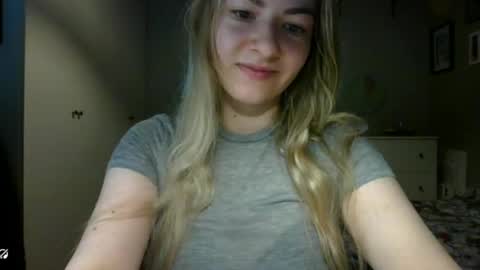 Snapshot of rosie_june chatting on 05.14.26 Rosie online show from 05.14.26