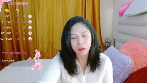 Snapshot of rositaredred chatting on 11.18.25 ROSE online show from 11.18.25