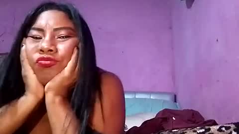 Snapshot of rosmerynava chatting on 02.12.25 rosmerynavarro online show from 02.12.25