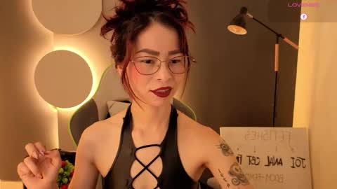 Snapshot of rosse_98_ chatting on 03.09.26 Miss Rosse online show from 03.09.26
