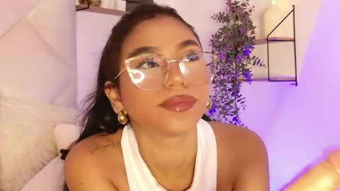 Snapshot of rossie_taylor chatting on 05.29.26 rossie online show from 05.29.26