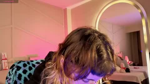 Snapshot of rossiie_hunt_ chatting on 05.26.26 rossiie_hunt_ online show from 05.26.26