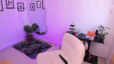 Im Ross   online show from 01.30.25