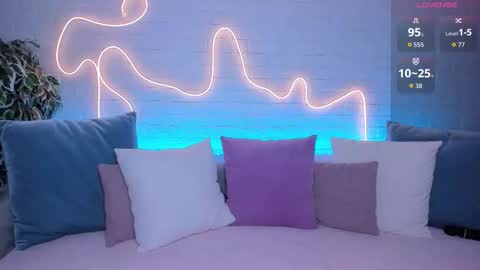 Snapshot of rossy_babe_ chatting on 09.30.25 Rossy online show from 09.30.25