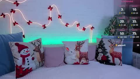 Snapshot of rossy_babe_ chatting on 12.17.25 Rossy online show from 12.17.25