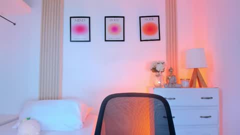 rossy_x online show from 11.19.25