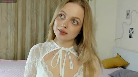 Snapshot of rosy_sigh chatting on 04.23.26 Im Luna online show from 04.23.26