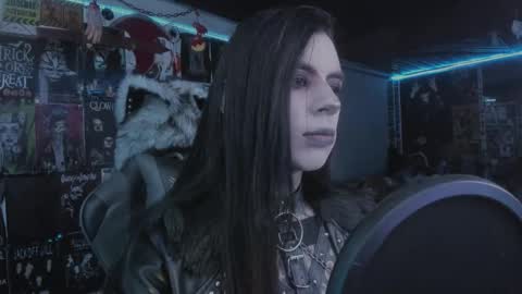 Snapshot of rotten_dreams chatting on 02.04.26 rot online show from 02.04.26