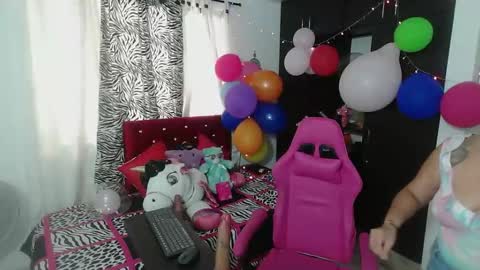 Snapshot of rous_kinky chatting on 04.29.26 rous_kinky online show from 04.29.26