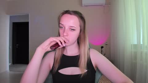 Snapshot of rousereed chatting on 04.23.26 Rouse online show from 04.23.26