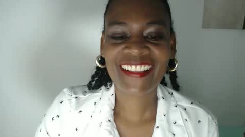 Snapshot of roushlove chatting on 04.24.26 luxa online show from 04.24.26
