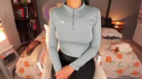 Rouss marie henao  online show from 09.25.25