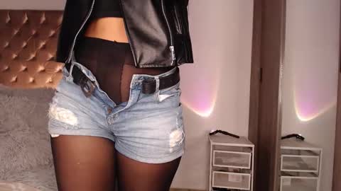 Rouss marie henao  online show from 10.19.25