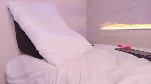 Snapshot of rouss_witt chatting on 02.25.25 Rouss online show from 02.25.25