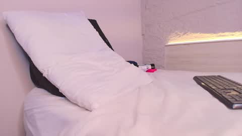 Snapshot of rouss_witt chatting on 02.27.25 Rouss online show from 02.27.25