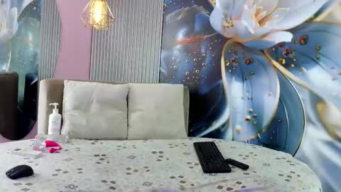 Snapshot of rouxinferno_cr chatting on 03.18.26 rouxinferno_cr online show from 03.18.26