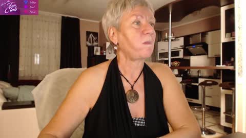 Snapshot of roxana_brooks chatting on 12.16.24 Roxana online show from 12.16.24