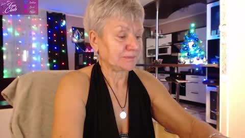 Snapshot of roxana_brooks chatting on 01.03.25 Roxana online show from 01.03.25