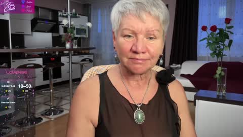 Snapshot of roxana_brooks chatting on 02.01.25 Roxana online show from 02.01.25