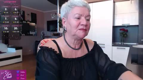 Snapshot of roxana_brooks chatting on 10.07.25 Roxana online show from 10.07.25