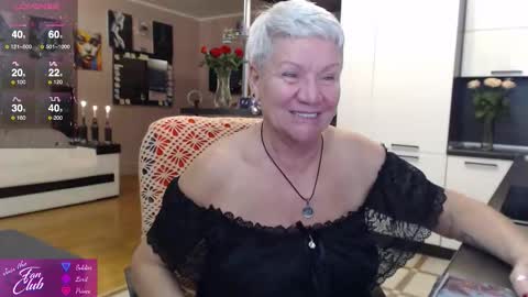 Snapshot of roxana_brooks chatting on 10.09.25 Roxana online show from 10.09.25