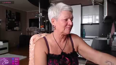 Snapshot of roxana_brooks chatting on 07.22.26 Roxana online show from 07.22.26