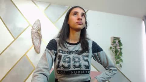   online show from 11.04.25