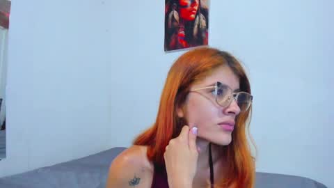 Snapshot of roxanajames__ chatting on 04.21.26 roxy online show from 04.21.26