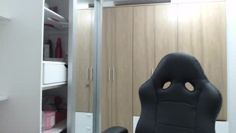 Roxana online show from 02.14.25