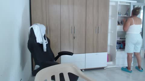 Roxana online show from 11.22.25