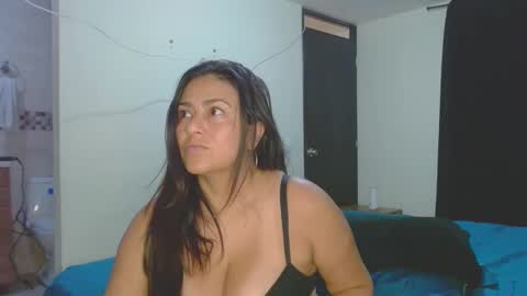 Snapshot of roxanasexy2025 chatting on 10.19.25 roxanasexy2025 online show from 10.19.25